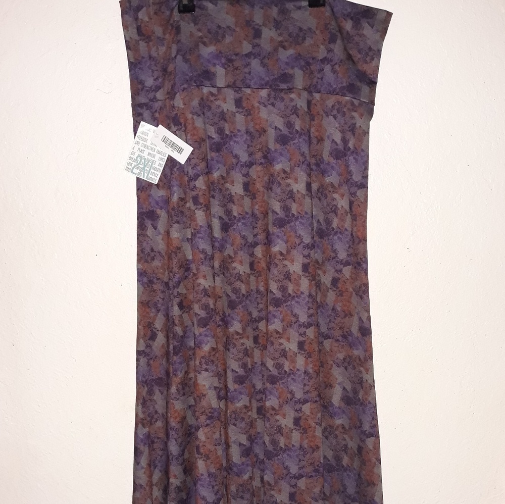 Lularoe Maxi Size 2XL NWT great pattern